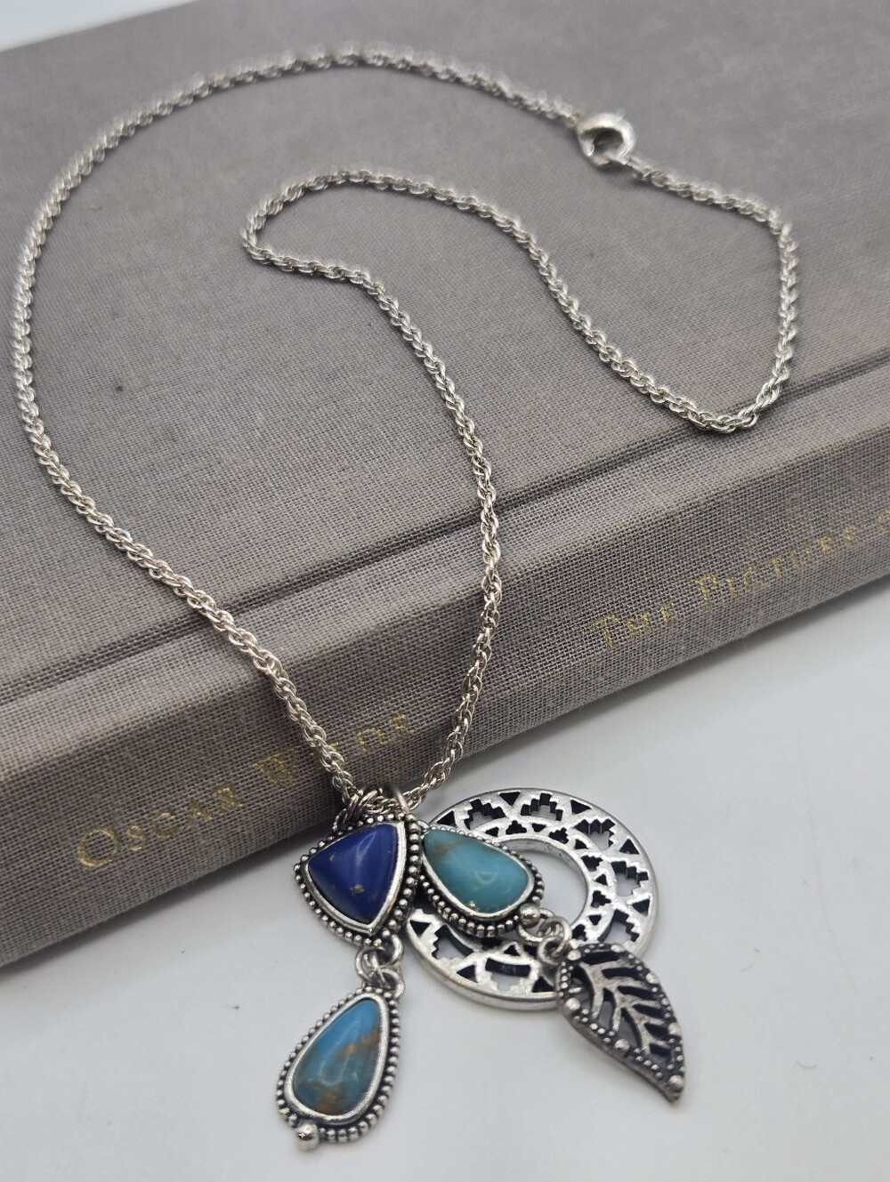 faux-Turquoise western southwestern Necklace Silvertone 17.5" Aztec Tribal Boho